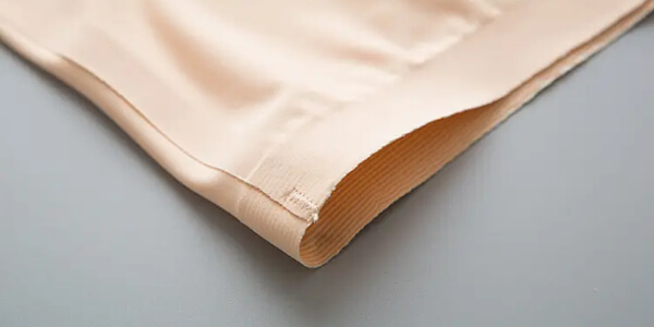 Cómo se usa el pegamento en la ropa interior unida
