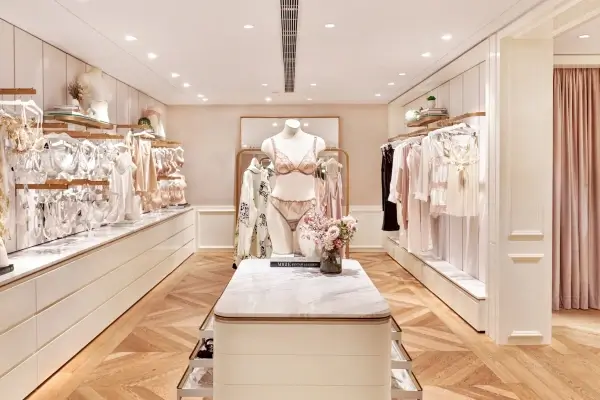 Luxus-Dessous-Display in einer High-End-Boutique im Nahen Osten